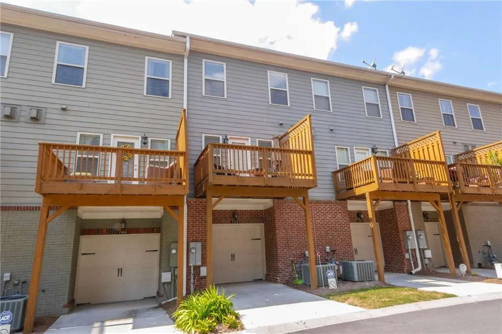 7170 Glisten Avenue, Sandy Springs, Georgia 30328, 3 Bedrooms Bedrooms, ,3 BathroomsBathrooms,Residential,Sold,7170 Glisten Avenue,5756403