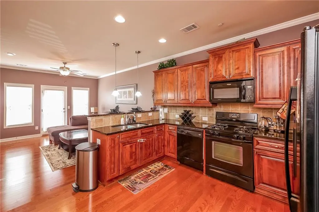 7170 Glisten Avenue, Sandy Springs, Georgia 30328, 3 Bedrooms Bedrooms, ,3 BathroomsBathrooms,Residential,Sold,7170 Glisten Avenue,5756403