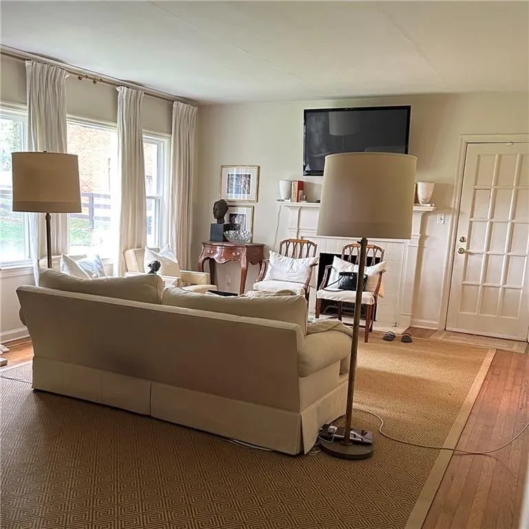 726 Windsor Parkway, Atlanta, Georgia 30342, 3 Bedrooms Bedrooms, ,1 BathroomBathrooms,Residential,Sold,726 Windsor Parkway,7235670