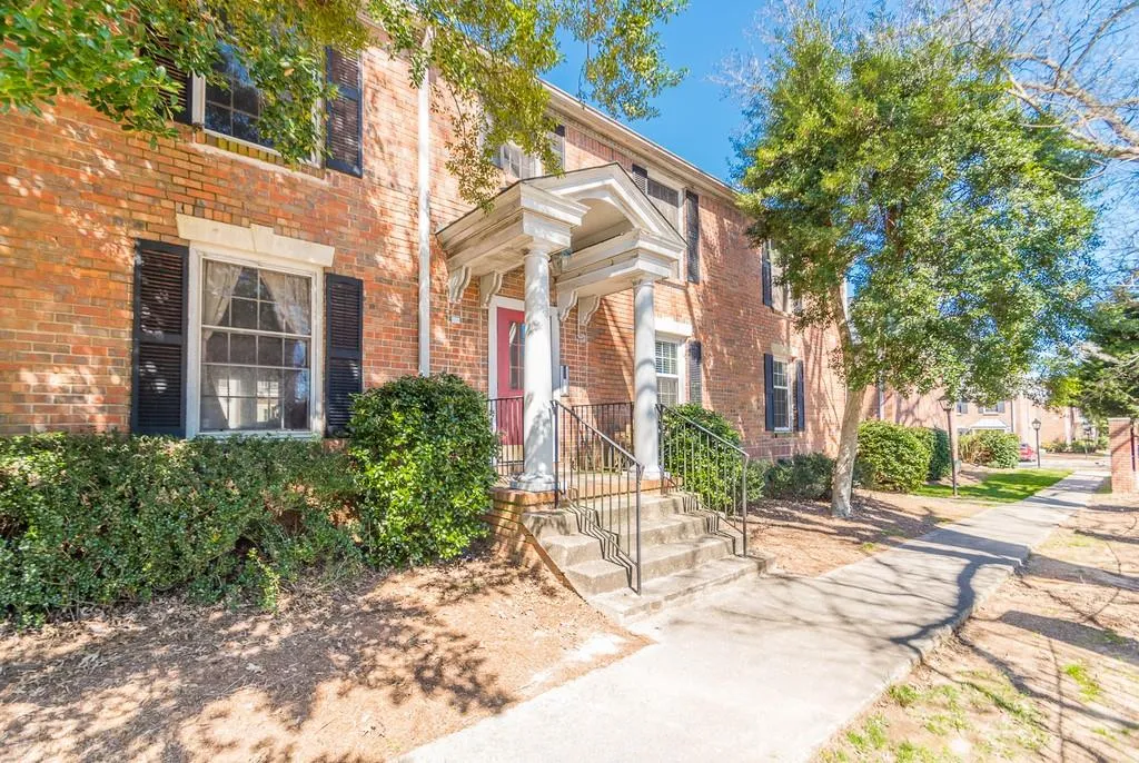 6700 Roswell Road Unit 28f, Sandy Springs, Georgia 30328, 2 Bedrooms Bedrooms, ,2 BathroomsBathrooms,Residential,Sold,6700 Roswell Road Unit 28f,6515846