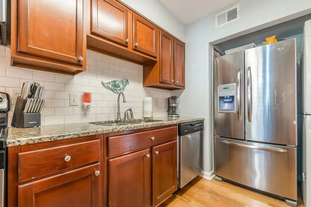 6700 Roswell Road Unit 28f, Sandy Springs, Georgia 30328, 2 Bedrooms Bedrooms, ,2 BathroomsBathrooms,Residential,Sold,6700 Roswell Road Unit 28f,6515846