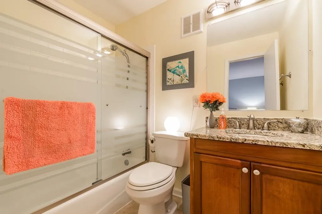 6700 Roswell Road Unit 28f, Sandy Springs, Georgia 30328, 2 Bedrooms Bedrooms, ,2 BathroomsBathrooms,Residential,Sold,6700 Roswell Road Unit 28f,6515846
