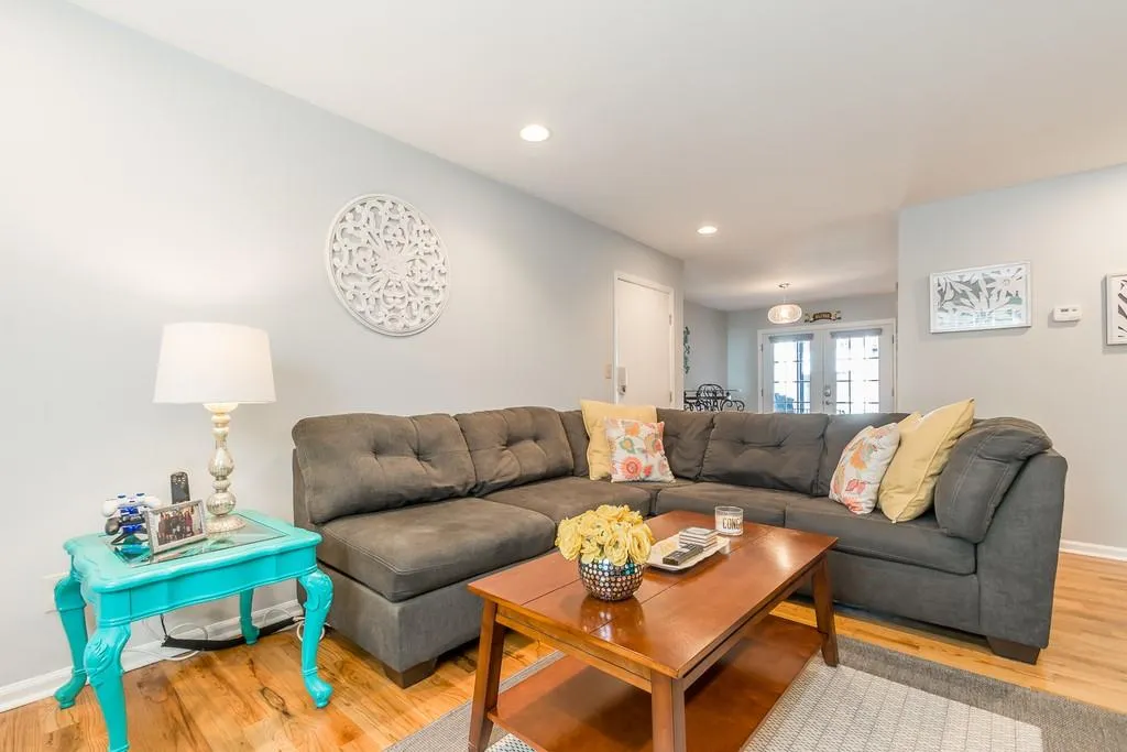 6700 Roswell Road Unit 28f, Sandy Springs, Georgia 30328, 2 Bedrooms Bedrooms, ,2 BathroomsBathrooms,Residential,Sold,6700 Roswell Road Unit 28f,6515846