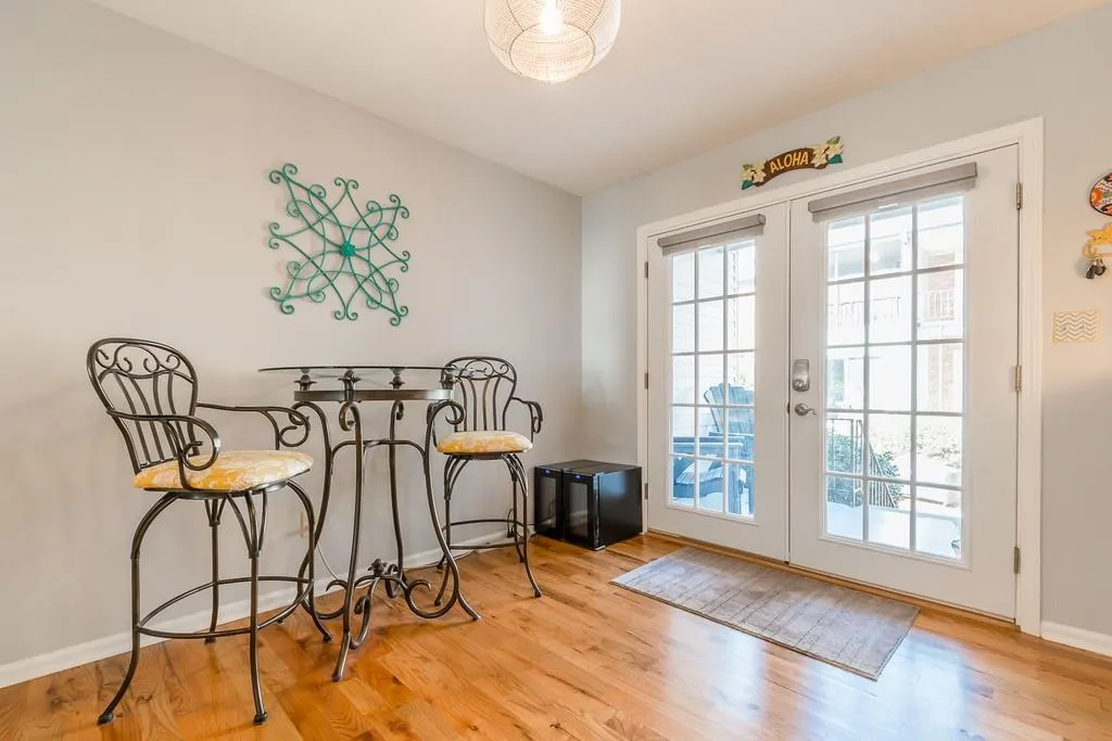 6700 Roswell Road Unit 28f, Sandy Springs, Georgia 30328, 2 Bedrooms Bedrooms, ,2 BathroomsBathrooms,Residential,Sold,6700 Roswell Road Unit 28f,6515846
