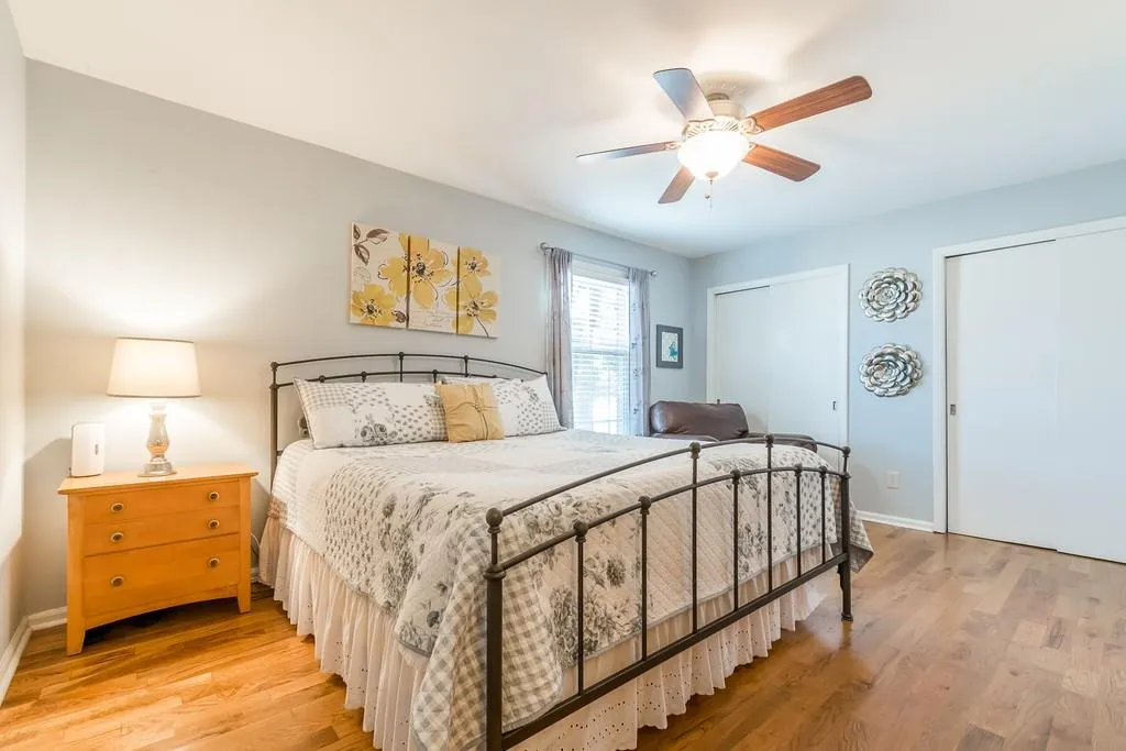 6700 Roswell Road Unit 28f, Sandy Springs, Georgia 30328, 2 Bedrooms Bedrooms, ,2 BathroomsBathrooms,Residential,Sold,6700 Roswell Road Unit 28f,6515846