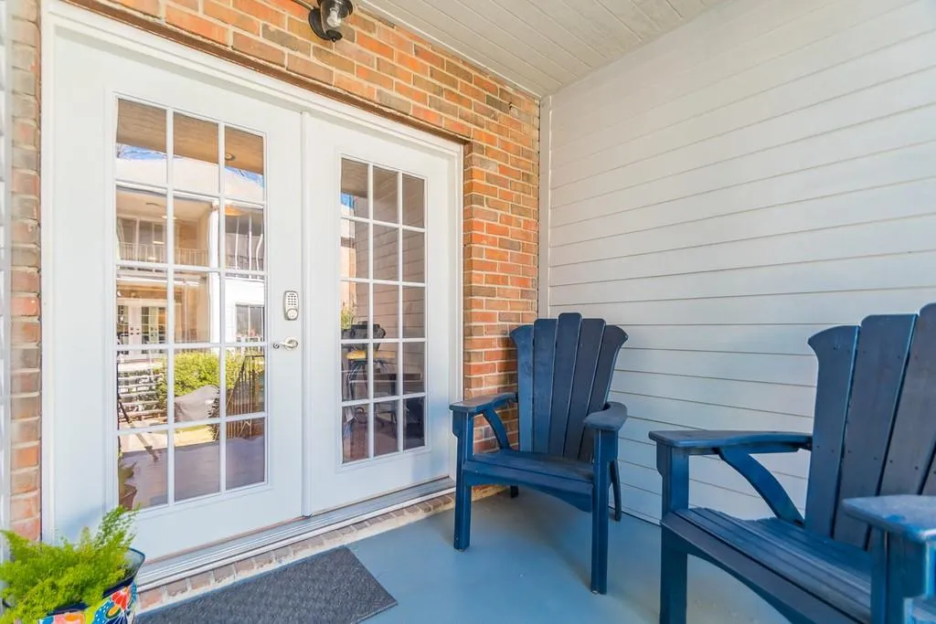 6700 Roswell Road Unit 28f, Sandy Springs, Georgia 30328, 2 Bedrooms Bedrooms, ,2 BathroomsBathrooms,Residential,Sold,6700 Roswell Road Unit 28f,6515846