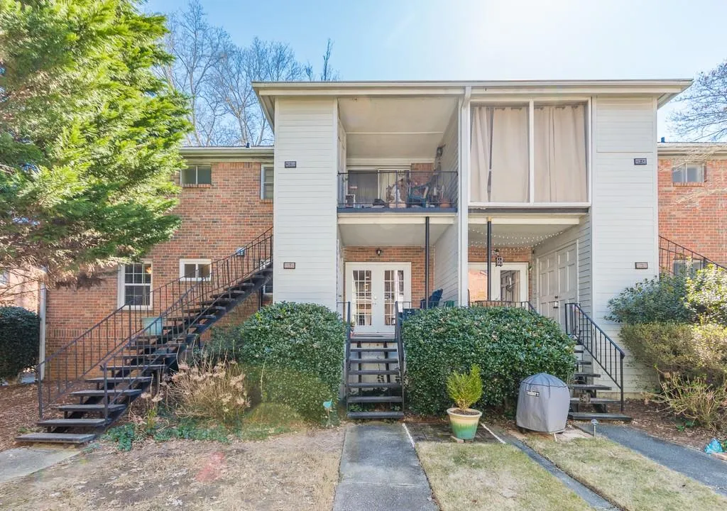 6700 Roswell Road Unit 28f, Sandy Springs, Georgia 30328, 2 Bedrooms Bedrooms, ,2 BathroomsBathrooms,Residential,Sold,6700 Roswell Road Unit 28f,6515846