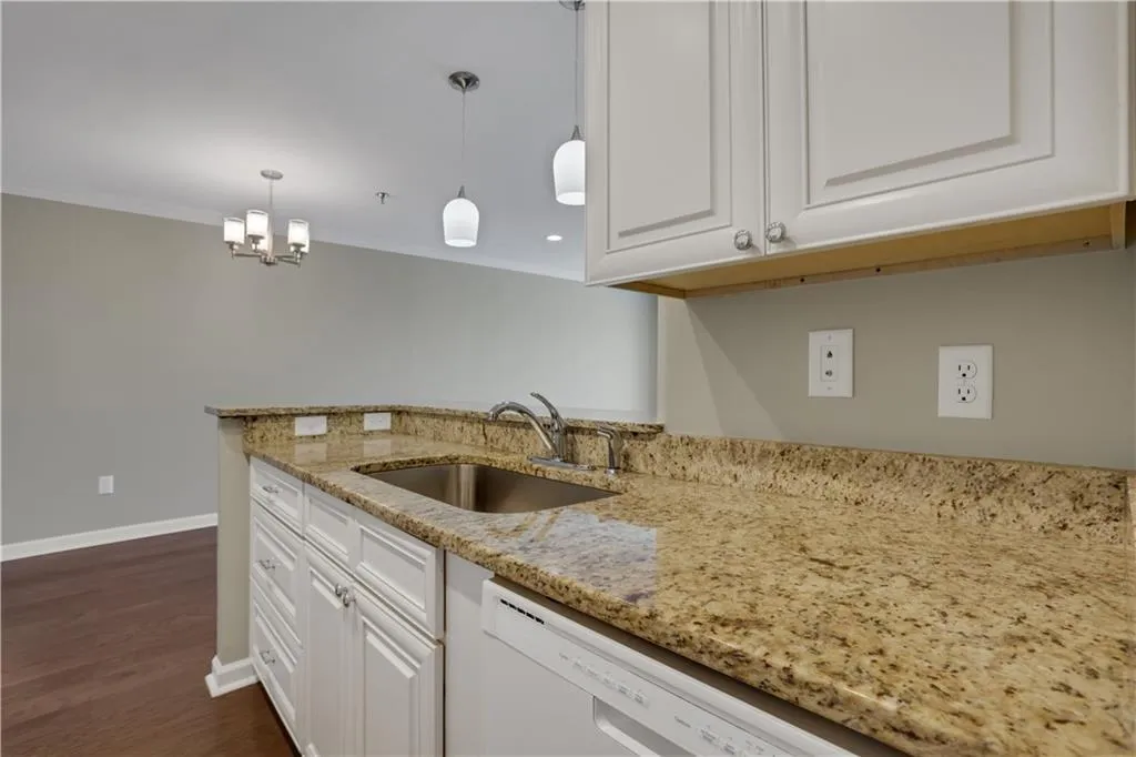 300 Johnson Ferry Road Ne Unit B902, Atlanta, Georgia 30328, 1 Bedroom Bedrooms, ,1 BathroomBathrooms,Residential,For Sale,300 Johnson Ferry Road Ne Unit B902,7708320
