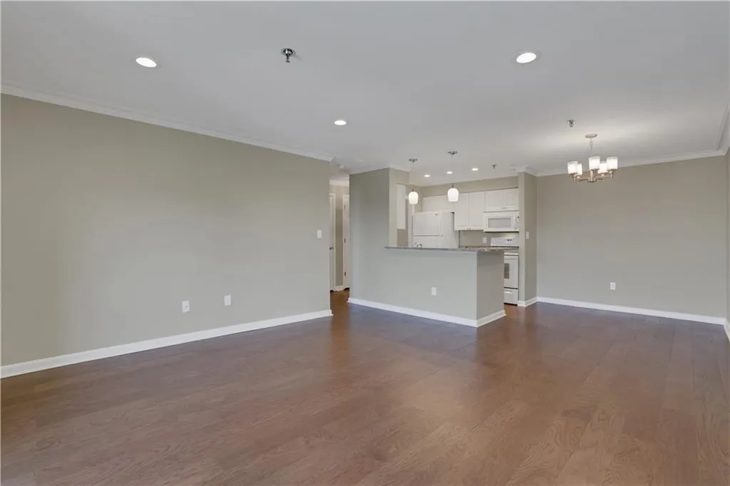 300 Johnson Ferry Road Ne Unit B902, Atlanta, Georgia 30328, 1 Bedroom Bedrooms, ,1 BathroomBathrooms,Residential,For Sale,300 Johnson Ferry Road Ne Unit B902,7708320