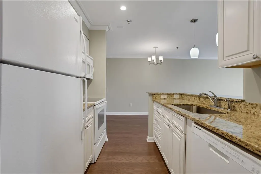 300 Johnson Ferry Road Ne Unit B902, Atlanta, Georgia 30328, 1 Bedroom Bedrooms, ,1 BathroomBathrooms,Residential,For Sale,300 Johnson Ferry Road Ne Unit B902,7708320