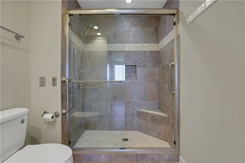 300 Johnson Ferry Road Ne Unit B902, Atlanta, Georgia 30328, 1 Bedroom Bedrooms, ,1 BathroomBathrooms,Residential,For Sale,300 Johnson Ferry Road Ne Unit B902,7708320