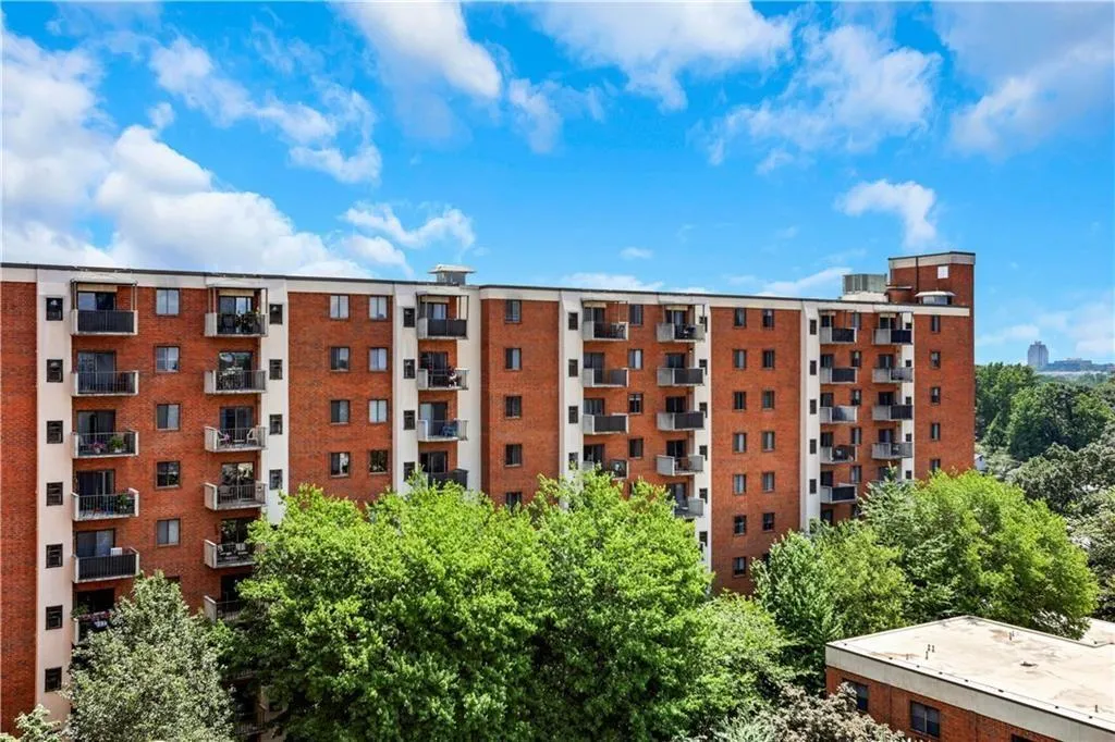 300 Johnson Ferry Road Ne Unit B902, Atlanta, Georgia 30328, 1 Bedroom Bedrooms, ,1 BathroomBathrooms,Residential,For Sale,300 Johnson Ferry Road Ne Unit B902,7708320