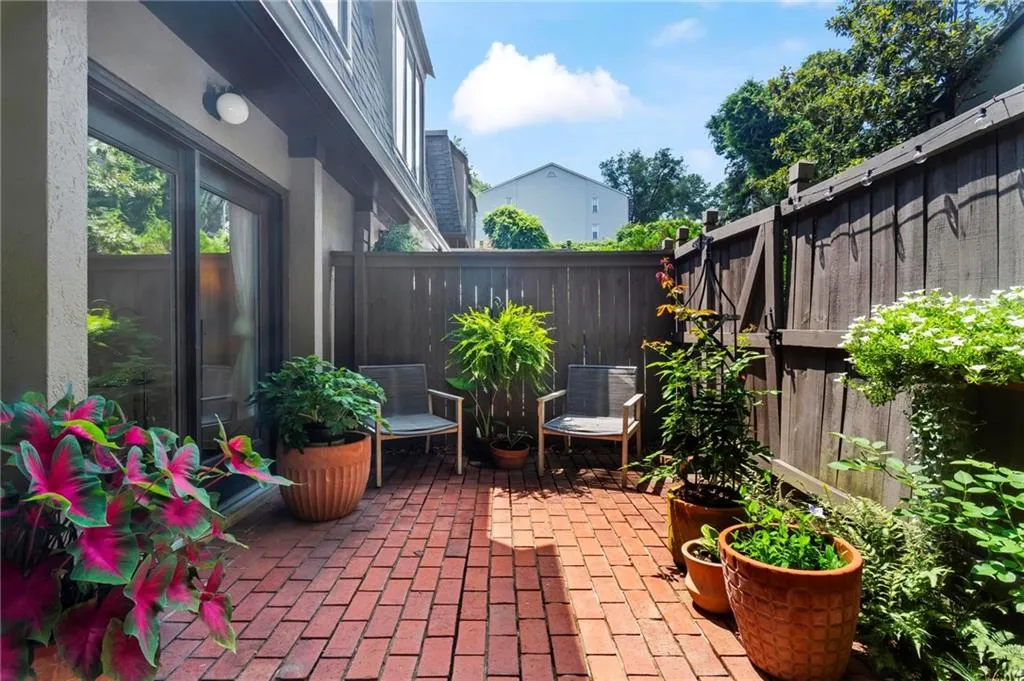59 Ivy Trail Ne, Atlanta, Georgia 30342, 2 Bedrooms Bedrooms, 0 ,2 BathroomsBathrooms,Residential,For Sale,59 Ivy Trail Ne,7814659