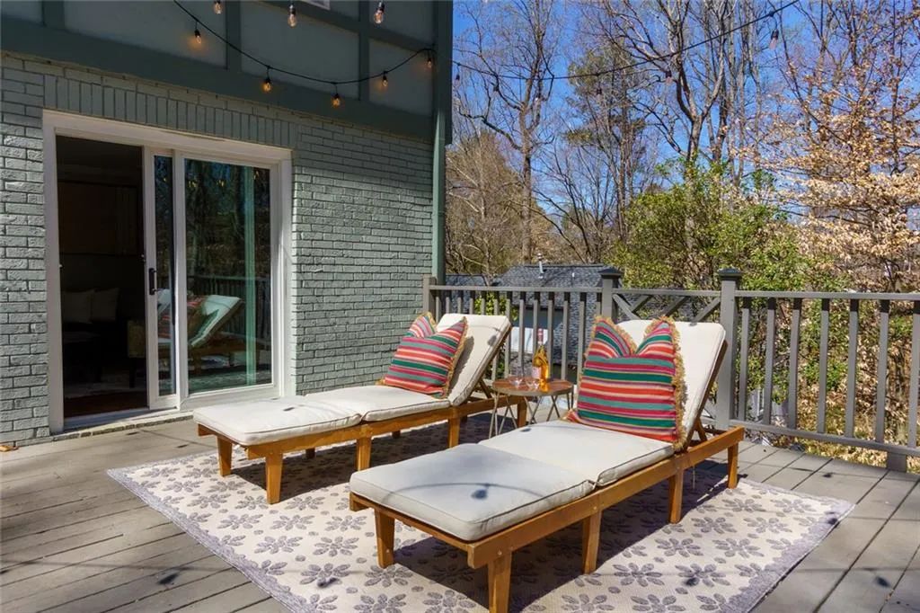 Sliding Doors in Family Room Leading onto Back Deck