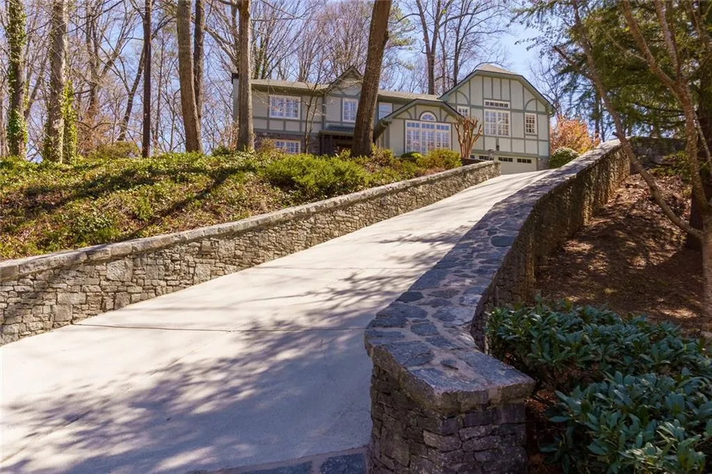Beautiful Stone walled driveway with Plenty of Parking above