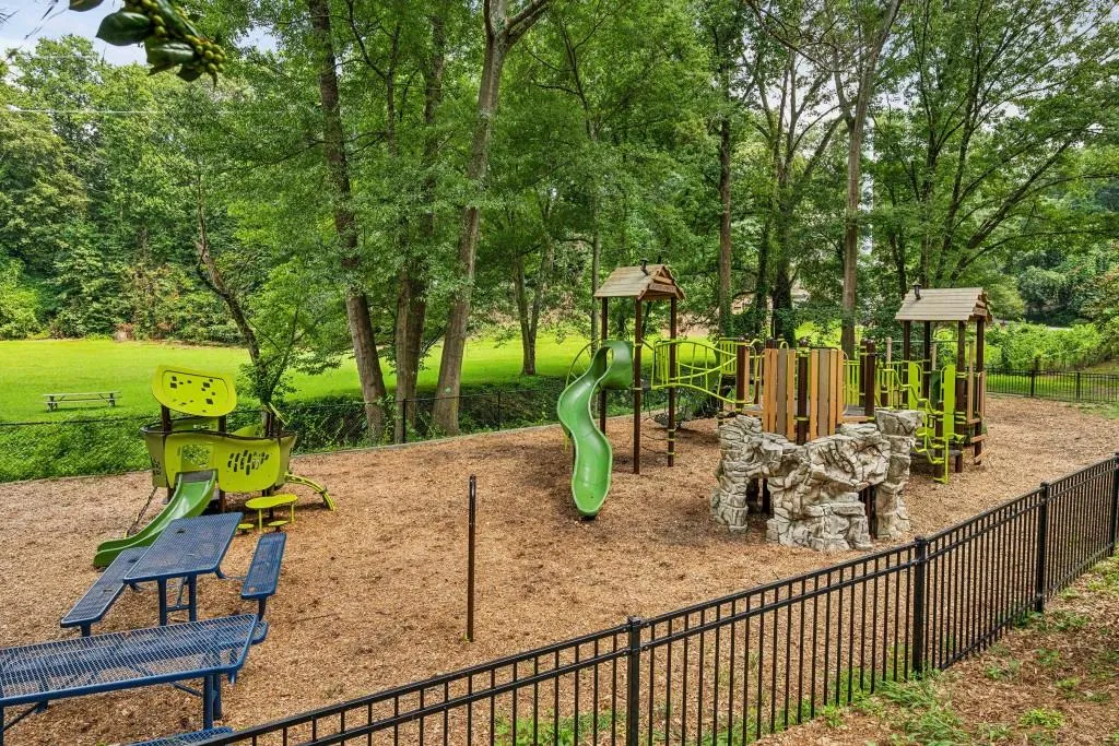 State of the art playground kids love! Kids and parents gather here regularly for social time. It's a great neighborhood!