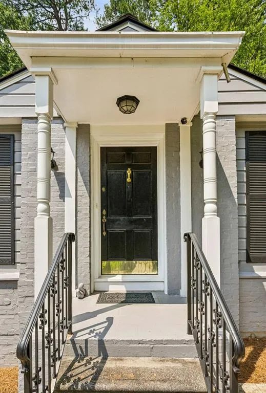 747 Channing Drive Nw, Atlanta, Georgia 30318, 3 Bedrooms Bedrooms, ,2 BathroomsBathrooms,Residential,For Sale,747 Channing Drive Nw,7601084