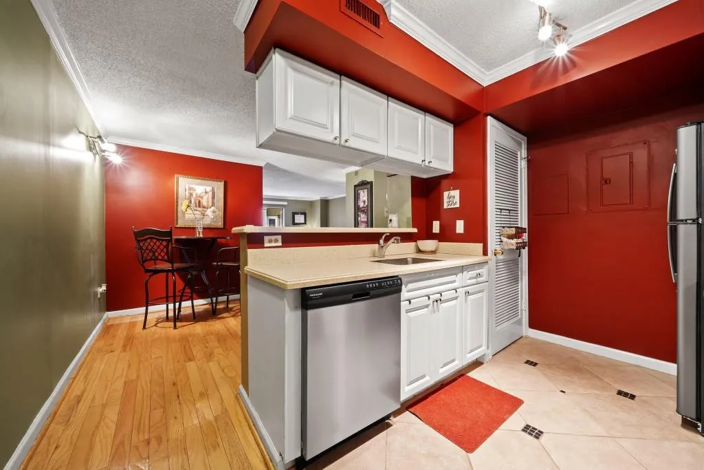 795 Hammond Drive Unit 405, Sandy Springs, Georgia 30328, 1 Bedroom Bedrooms, ,1 BathroomBathrooms,Residential,Sold,795 Hammond Drive Unit 405,6888647