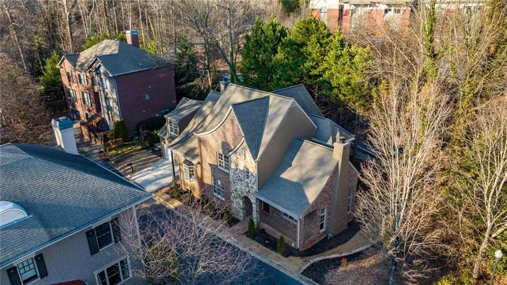 580 Cliftwood Court, Sandy Springs, Georgia 30328, 4 Bedrooms Bedrooms, ,4 BathroomsBathrooms,Residential,Sold,580 Cliftwood Court,7160404