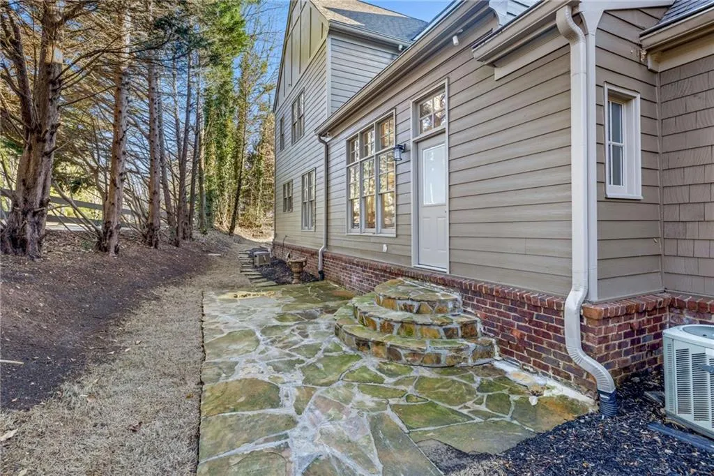580 Cliftwood Court, Sandy Springs, Georgia 30328, 4 Bedrooms Bedrooms, ,4 BathroomsBathrooms,Residential,Sold,580 Cliftwood Court,7160404