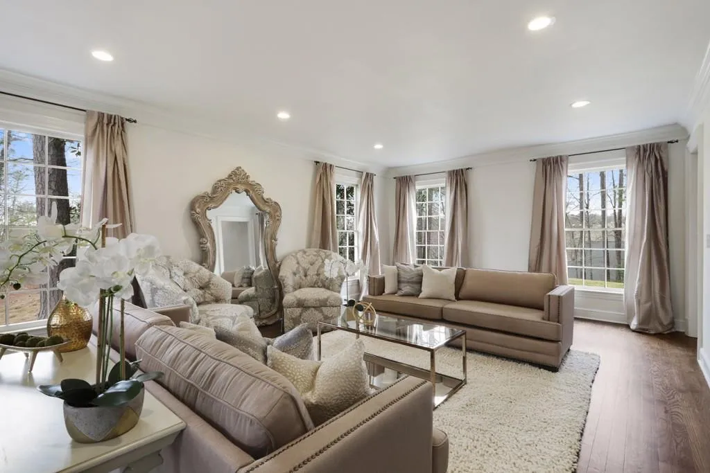 3000 River North Parkway, Sandy Springs, Georgia 30328, 5 Bedrooms Bedrooms, ,4 BathroomsBathrooms,Residential,Sold,3000 River North Parkway,5984336