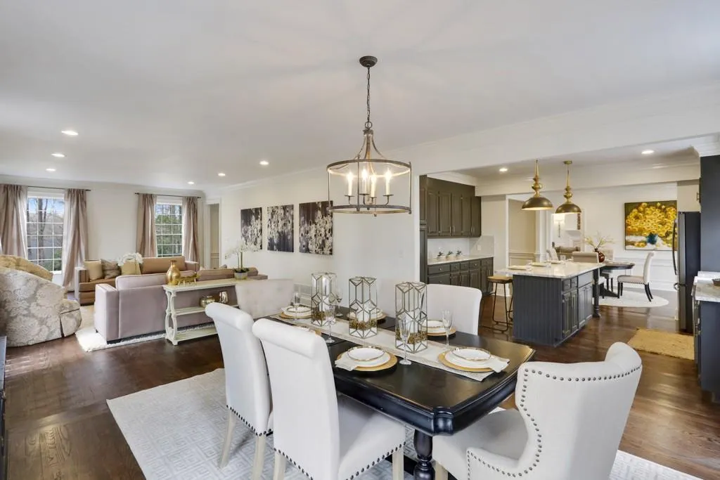 3000 River North Parkway, Sandy Springs, Georgia 30328, 5 Bedrooms Bedrooms, ,4 BathroomsBathrooms,Residential,Sold,3000 River North Parkway,5984336