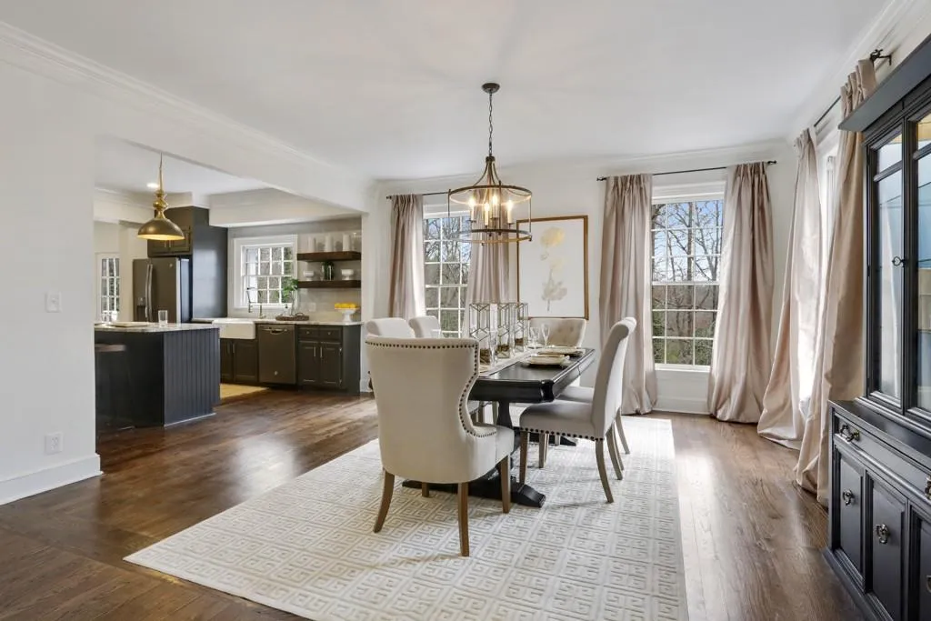 3000 River North Parkway, Sandy Springs, Georgia 30328, 5 Bedrooms Bedrooms, ,4 BathroomsBathrooms,Residential,Sold,3000 River North Parkway,5984336