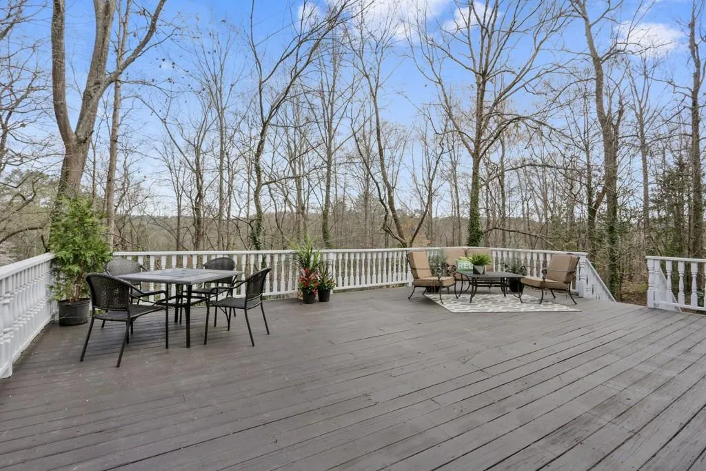 3000 River North Parkway, Sandy Springs, Georgia 30328, 5 Bedrooms Bedrooms, ,4 BathroomsBathrooms,Residential,Sold,3000 River North Parkway,5984336
