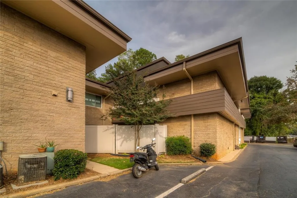 346 Carpenter Drive Unit 92, Atlanta, Georgia 30328, 3 Bedrooms Bedrooms, ,2 BathroomsBathrooms,Residential,Sold,346 Carpenter Drive Unit 92,6091455