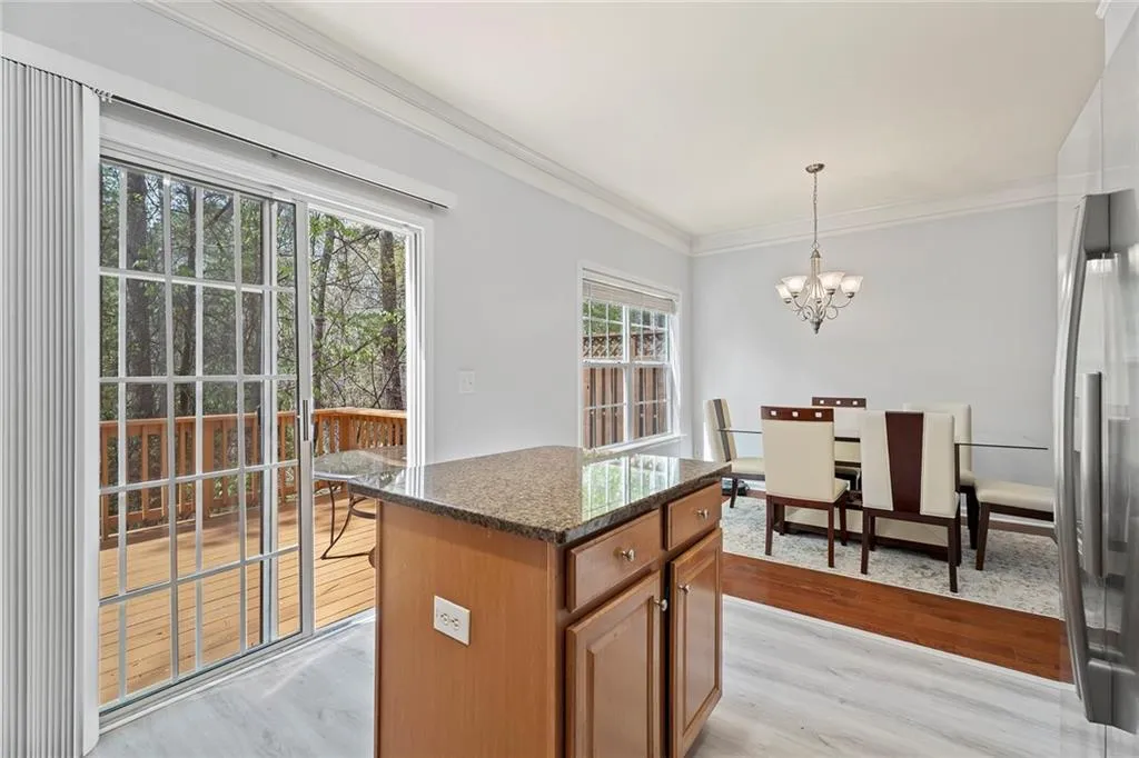 7822 Welsford Point, Sandy Springs, Georgia 30350, 3 Bedrooms Bedrooms, ,3 BathroomsBathrooms,Residential,Sold,7822 Welsford Point,7184701