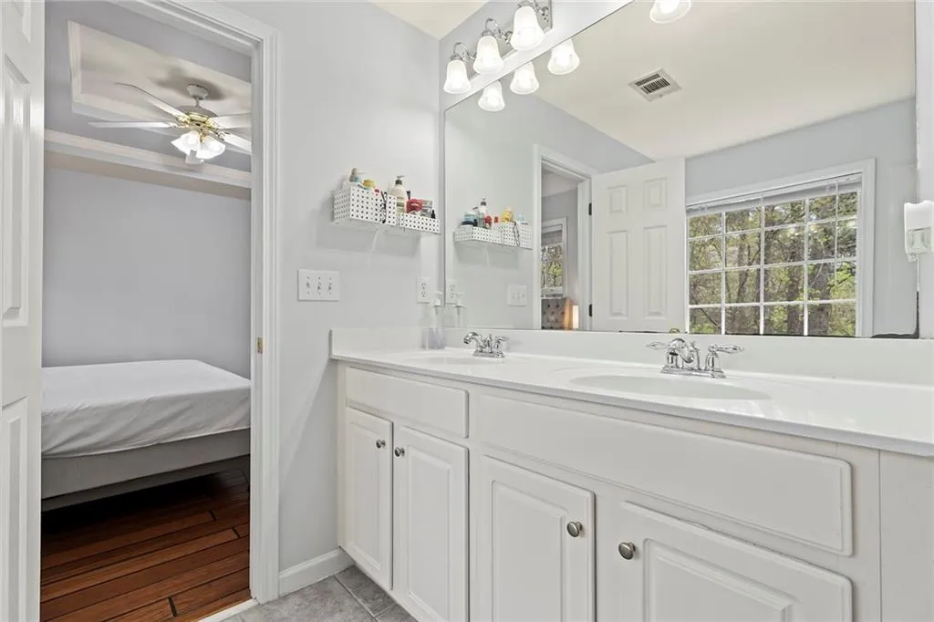 7822 Welsford Point, Sandy Springs, Georgia 30350, 3 Bedrooms Bedrooms, ,3 BathroomsBathrooms,Residential,Sold,7822 Welsford Point,7184701