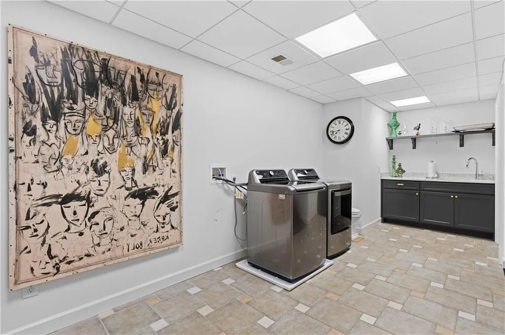 601 Townsend Place Nw, Atlanta, Georgia 30327, 3 Bedrooms Bedrooms, 0 ,3 BathroomsBathrooms,Residential,For Sale,601 Townsend Place Nw,7729802