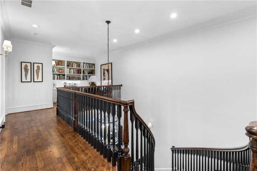 601 Townsend Place Nw, Atlanta, Georgia 30327, 3 Bedrooms Bedrooms, 0 ,3 BathroomsBathrooms,Residential,For Sale,601 Townsend Place Nw,7729802
