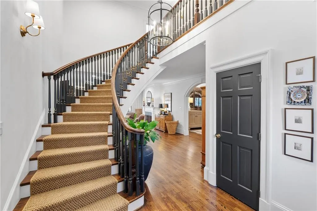 601 Townsend Place Nw, Atlanta, Georgia 30327, 3 Bedrooms Bedrooms, 0 ,3 BathroomsBathrooms,Residential,For Sale,601 Townsend Place Nw,7729802