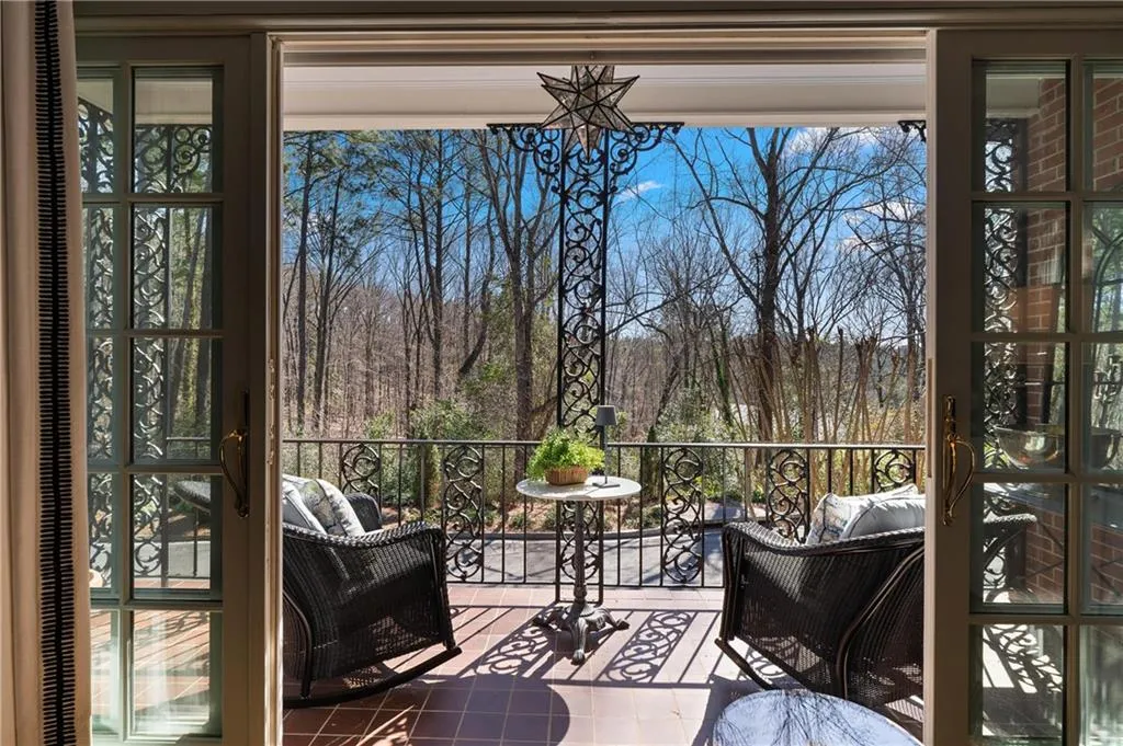601 Townsend Place Nw, Atlanta, Georgia 30327, 3 Bedrooms Bedrooms, 0 ,3 BathroomsBathrooms,Residential,For Sale,601 Townsend Place Nw,7729802