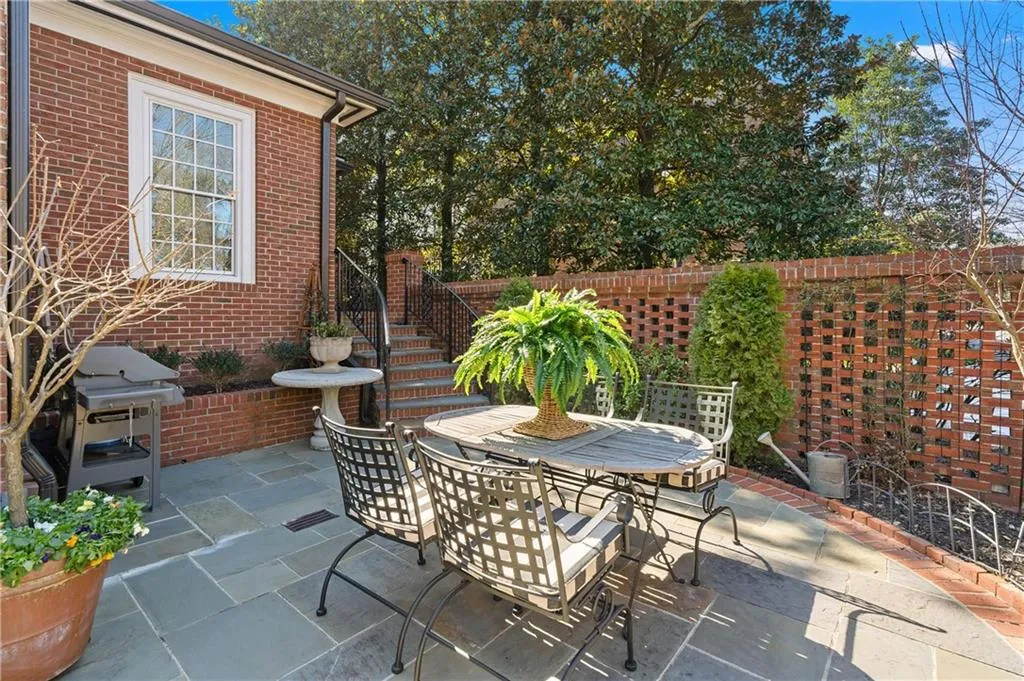 601 Townsend Place Nw, Atlanta, Georgia 30327, 3 Bedrooms Bedrooms, 0 ,3 BathroomsBathrooms,Residential,For Sale,601 Townsend Place Nw,7729802