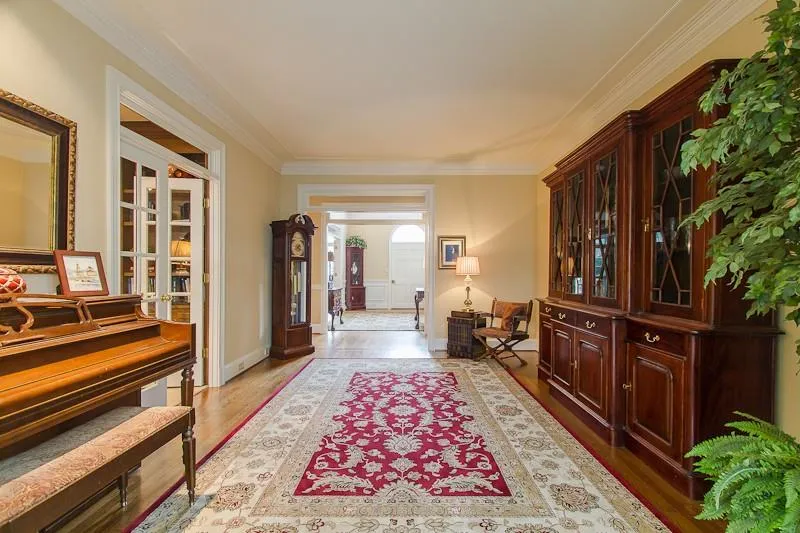 115 View Hill Court, Sandy Springs, Georgia 30350, 5 Bedrooms Bedrooms, ,3 BathroomsBathrooms,Residential,Sold,115 View Hill Court,5641322