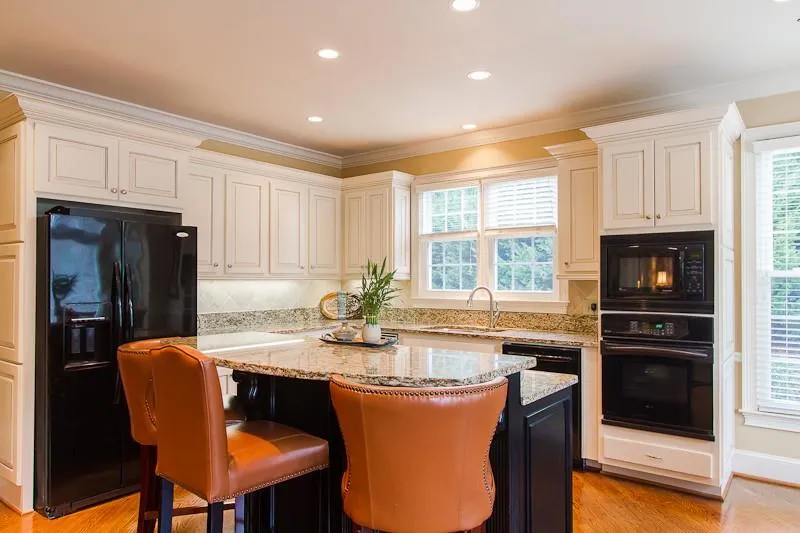 115 View Hill Court, Sandy Springs, Georgia 30350, 5 Bedrooms Bedrooms, ,3 BathroomsBathrooms,Residential,Sold,115 View Hill Court,5641322