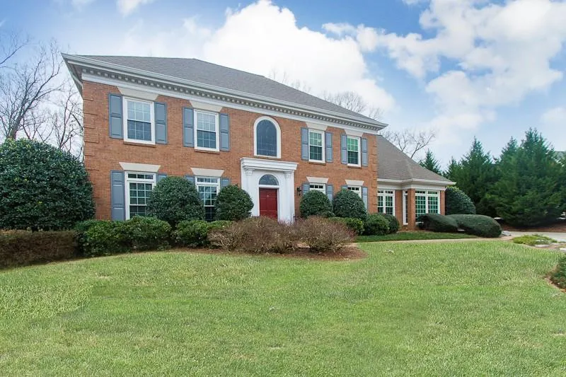 115 View Hill Court, Sandy Springs, Georgia 30350, 5 Bedrooms Bedrooms, ,3 BathroomsBathrooms,Residential,Sold,115 View Hill Court,5641322