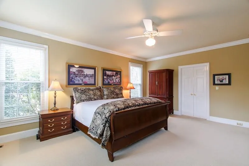 115 View Hill Court, Sandy Springs, Georgia 30350, 5 Bedrooms Bedrooms, ,3 BathroomsBathrooms,Residential,Sold,115 View Hill Court,5641322