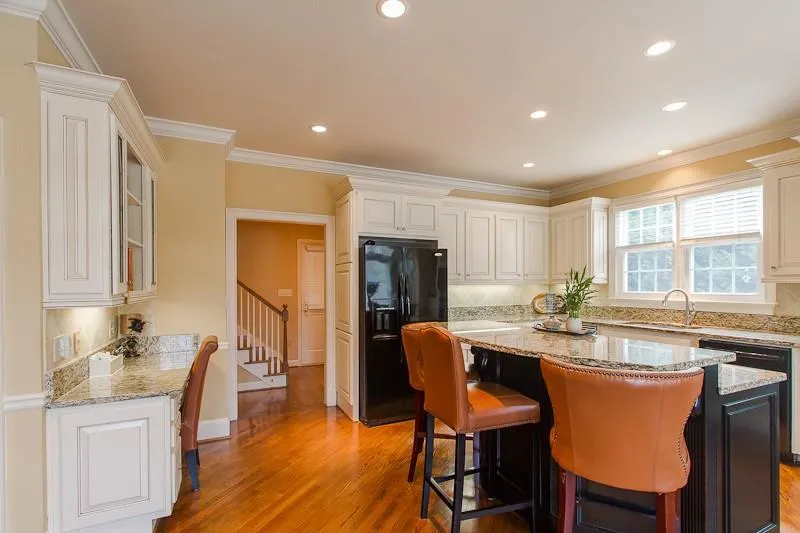 115 View Hill Court, Sandy Springs, Georgia 30350, 5 Bedrooms Bedrooms, ,3 BathroomsBathrooms,Residential,Sold,115 View Hill Court,5641322