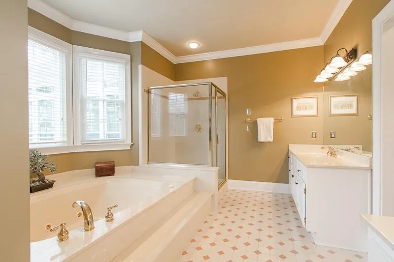 115 View Hill Court, Sandy Springs, Georgia 30350, 5 Bedrooms Bedrooms, ,3 BathroomsBathrooms,Residential,Sold,115 View Hill Court,5641322