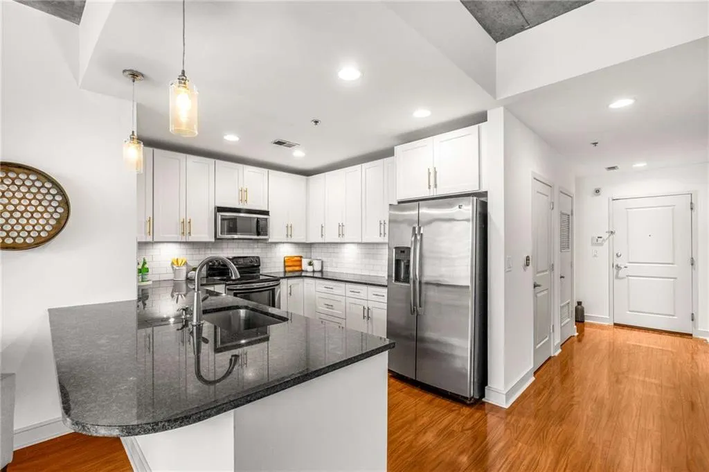 950 W Peachtree Street Nw Unit 1214, Atlanta, Georgia 30309, 2 Bedrooms Bedrooms, ,2 BathroomsBathrooms,Residential,For Sale,950 W Peachtree Street Nw Unit 1214,7631070