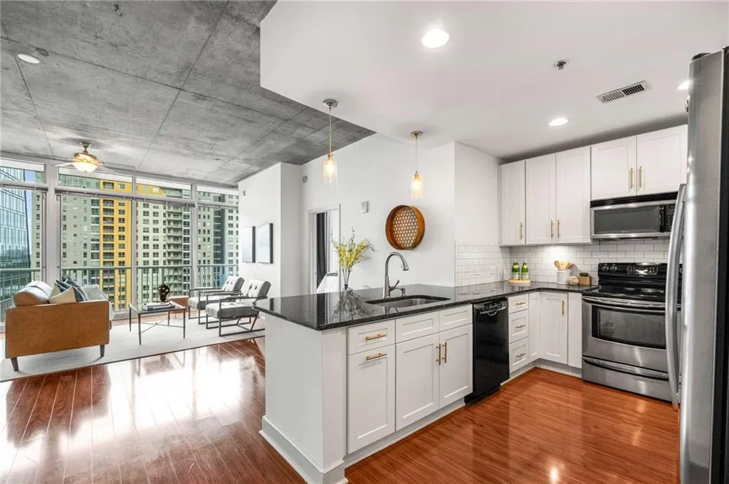 950 W Peachtree Street Nw Unit 1214, Atlanta, Georgia 30309, 2 Bedrooms Bedrooms, ,2 BathroomsBathrooms,Residential,For Sale,950 W Peachtree Street Nw Unit 1214,7631070