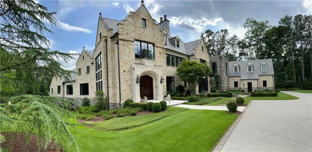 1150 Garmon Road, Atlanta, Georgia 30327, 6 Bedrooms Bedrooms, ,8 BathroomsBathrooms,Residential,Sold,1150 Garmon Road,7036915