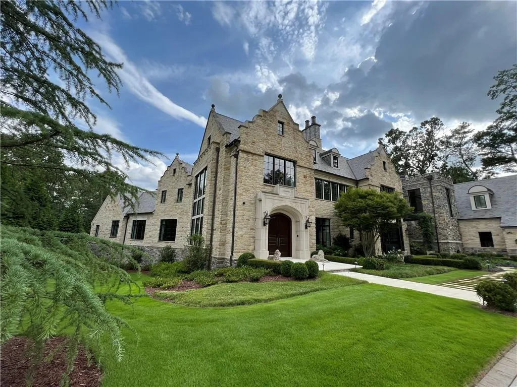 1150 Garmon Road, Atlanta, Georgia 30327, 6 Bedrooms Bedrooms, ,8 BathroomsBathrooms,Residential,Sold,1150 Garmon Road,7036915