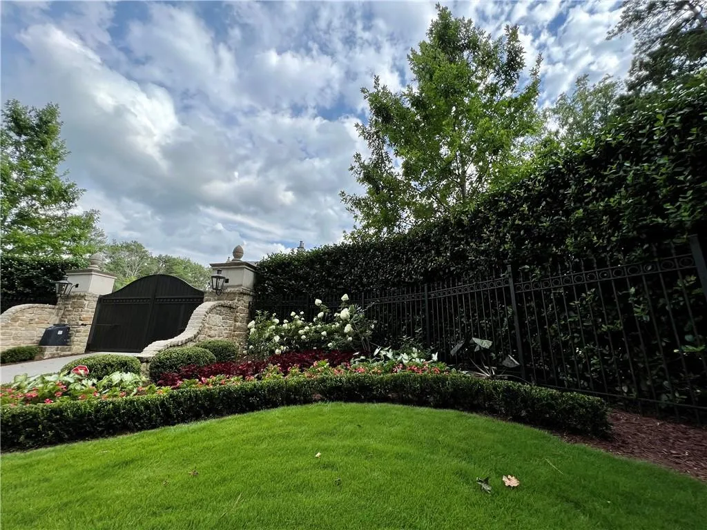 1150 Garmon Road, Atlanta, Georgia 30327, 6 Bedrooms Bedrooms, ,8 BathroomsBathrooms,Residential,Sold,1150 Garmon Road,7036915