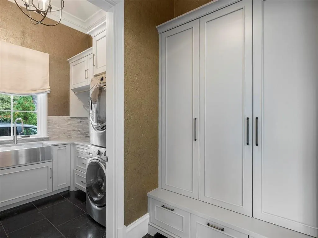 1150 Garmon Road, Atlanta, Georgia 30327, 6 Bedrooms Bedrooms, ,8 BathroomsBathrooms,Residential,Sold,1150 Garmon Road,7036915