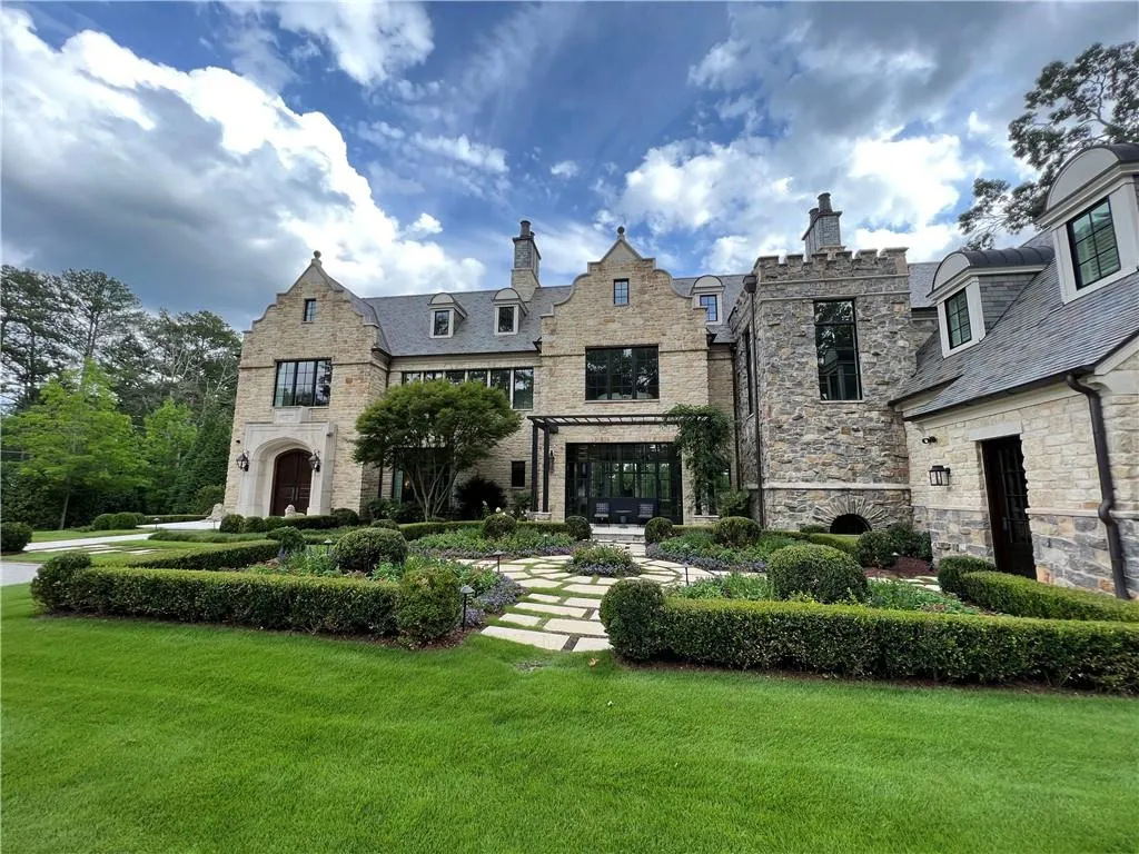 1150 Garmon Road, Atlanta, Georgia 30327, 6 Bedrooms Bedrooms, ,8 BathroomsBathrooms,Residential,Sold,1150 Garmon Road,7036915