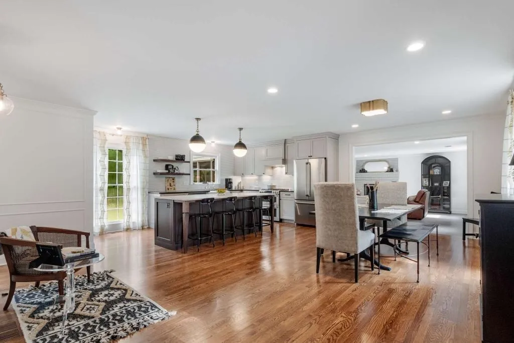 710 Starlight Drive, Atlanta, Georgia 30342, 4 Bedrooms Bedrooms, ,2 BathroomsBathrooms,Residential,Sold,710 Starlight Drive,7087182